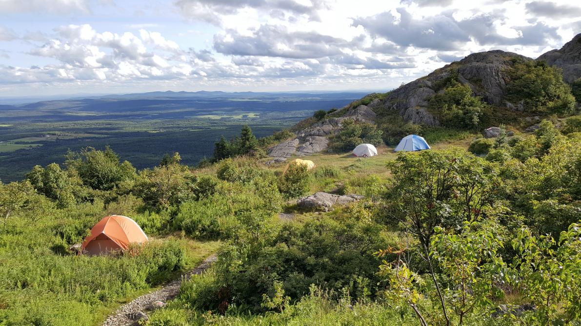 Parc régional du Mont-Ham: Camping at the summit