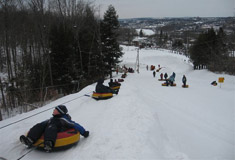 Glissade sur tube au Mont Bellevue &copy; Ville de Sherbrooke