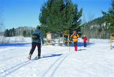 Cross-country skiing at the Parc national du Mont-Orford ©Sépaq Cross-country skiing at the Parc national du Mont-Orford ©Sépaq