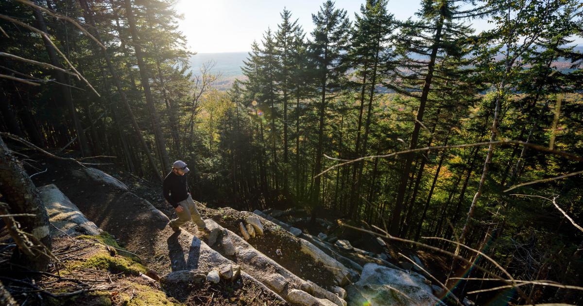 Sentier des Escarpements Parc national du MontMégantic Hiking
