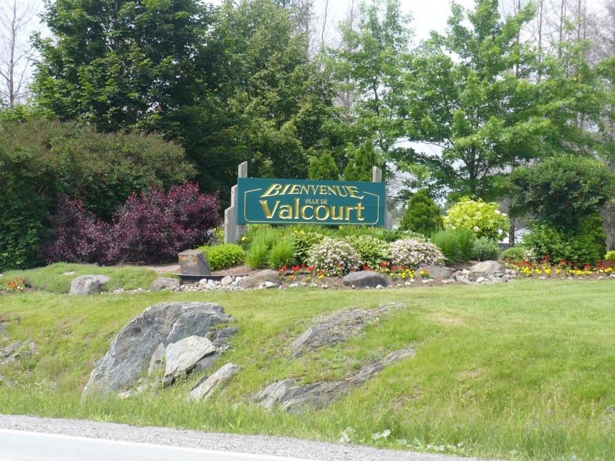 City of Valcourt: City entrance, de la Montagne street
