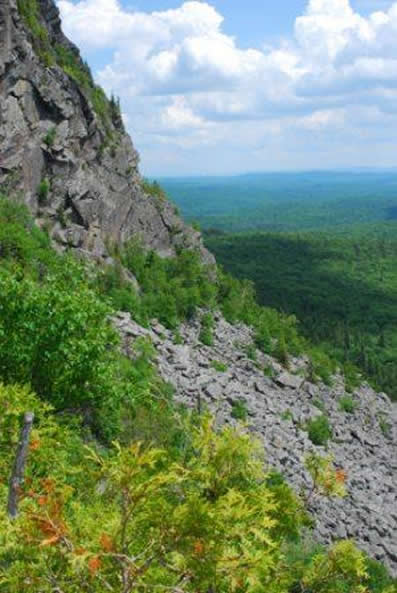 Sentier des Éboulis: Mont Bélanger