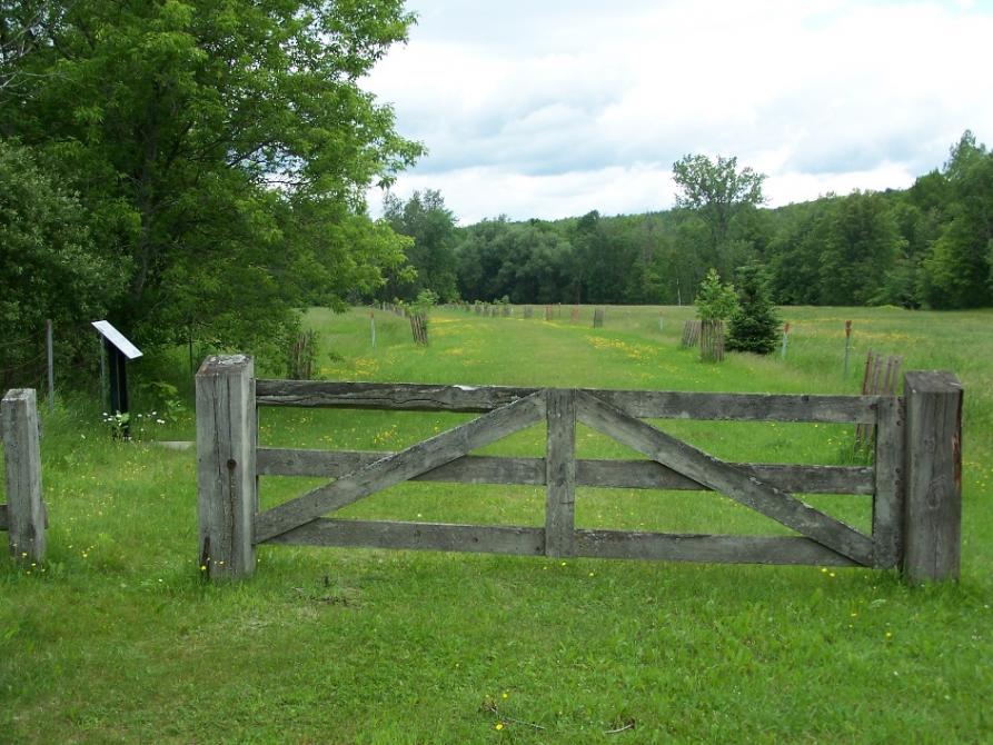 Sentier Onès Cloutier: Municipalité de Barnston-Ouest