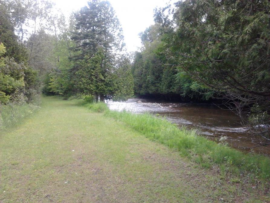 Sentier Onès Cloutier: Municipalité de Barnston-Ouest