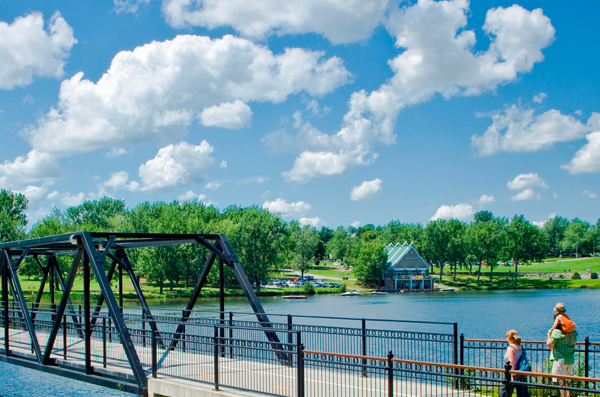 Promenade du Lac-des-Nations: Sherbrooke - Urban walks