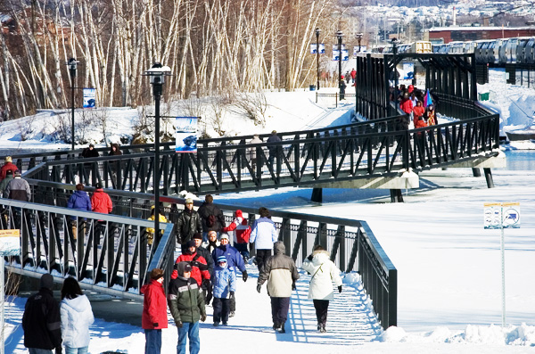 Promenade du Lac-des-Nations: Sherbrooke - Urban walks