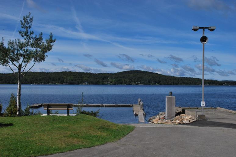 Grand Lake Saint-François park beach: Lambton