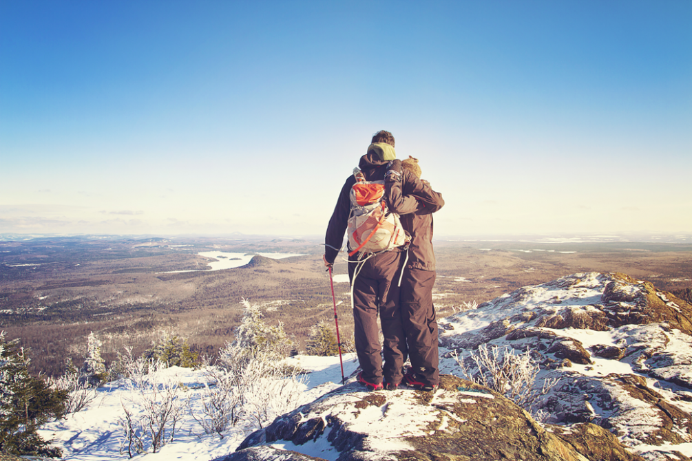 A well earned break at the summit of Mount Ham: Climbing lovers (Credit :  Mes Sources - Simon Rancourt Artiste Photographe)