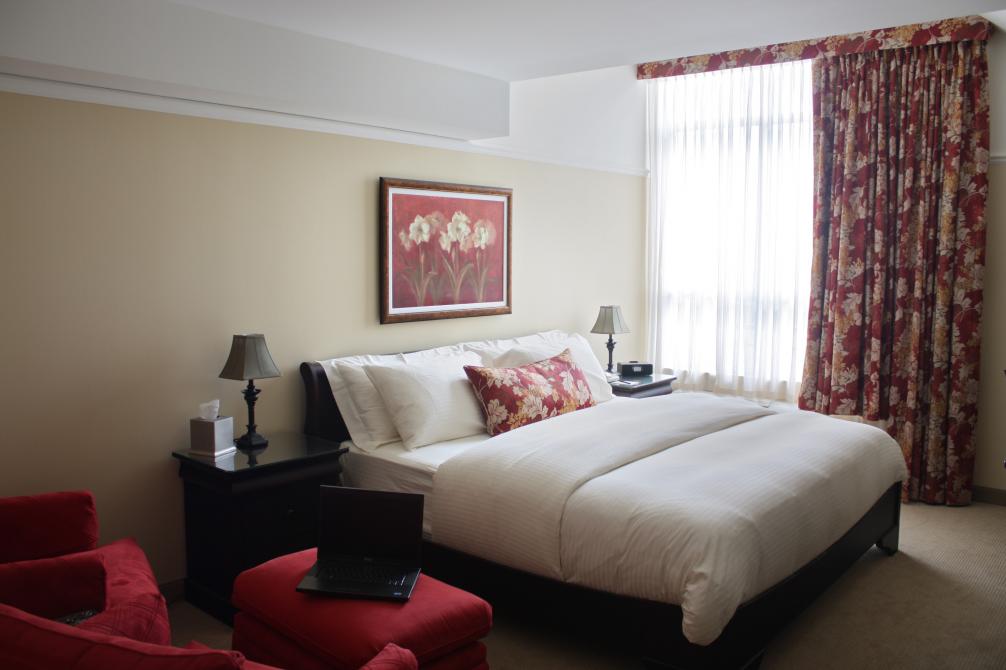 Classic room with one King bed: