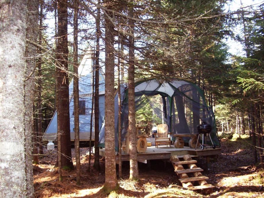 Aux Tipis de la Rivière Sauvage: Saint-Romain