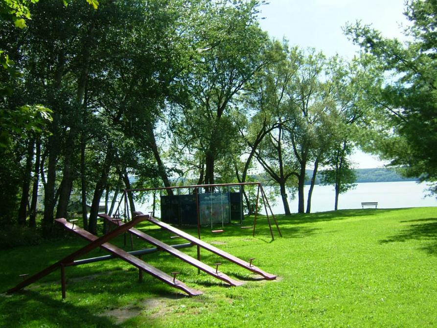 Plage Weir Memorial Park: Ogden