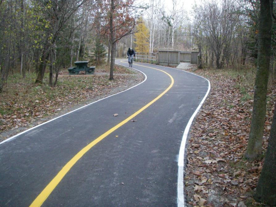 Cycling on Axe de la Magog network: