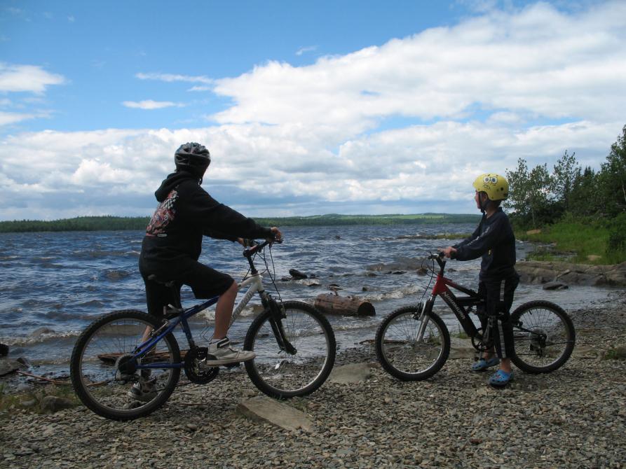 Cycling at Pointe aux Pins - Parc national de Frontenac: ©Daphnée Denault