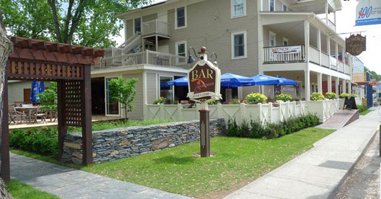Auberge Ayer's Cliff: