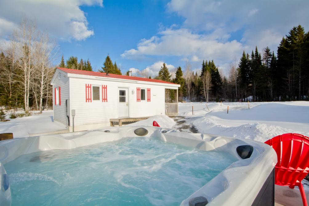 Camping, chalets et spas des Pignons Rouges: