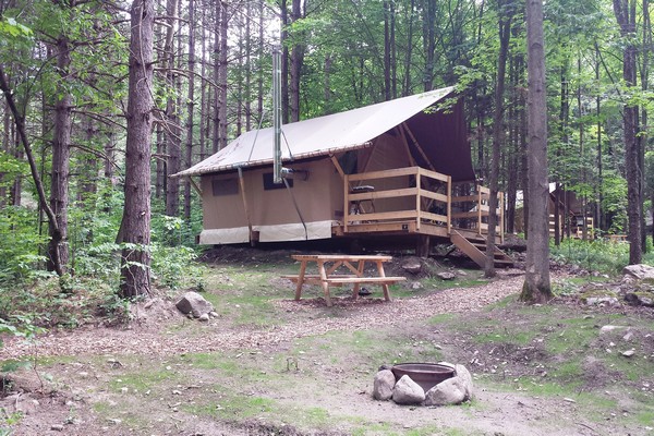 Huttopia Sutton: Trappeur tent