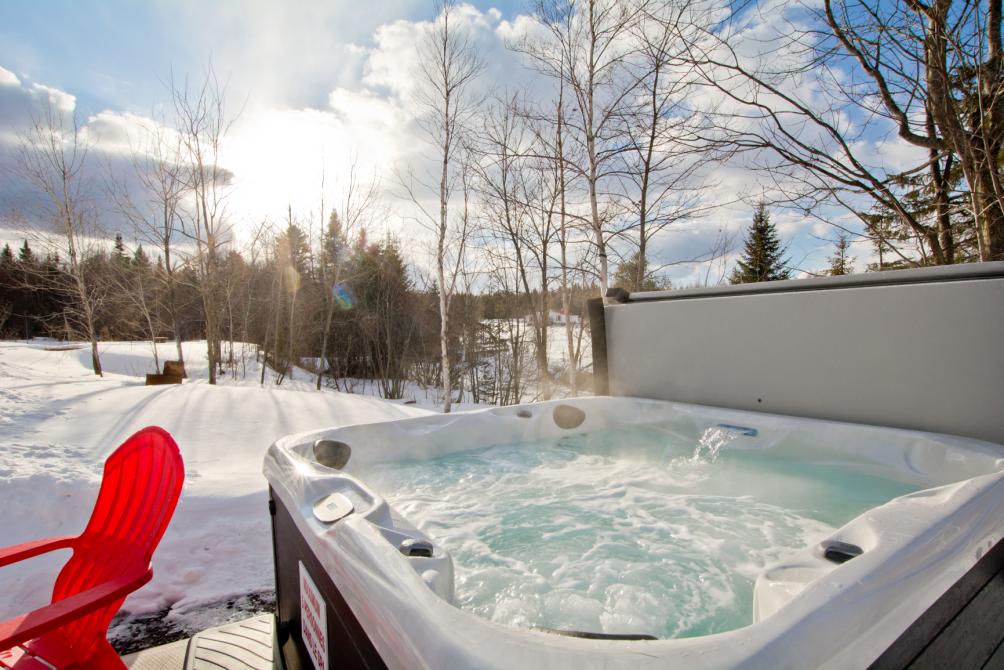 Camping, chalets et spas des Pignons Rouges: Saint-Romain