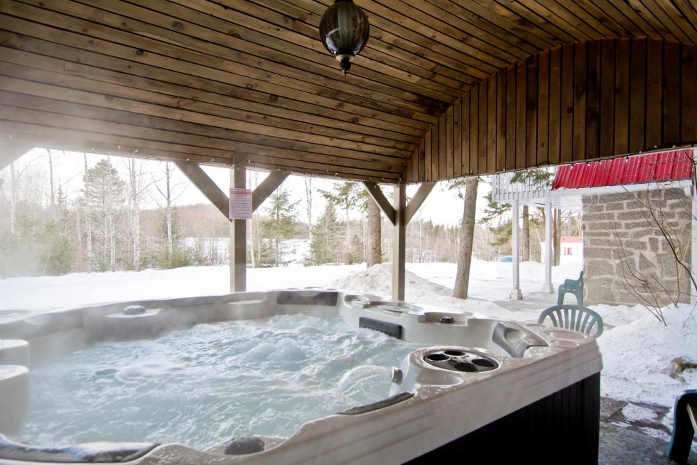 Camping, chalets et spas des Pignons Rouges: