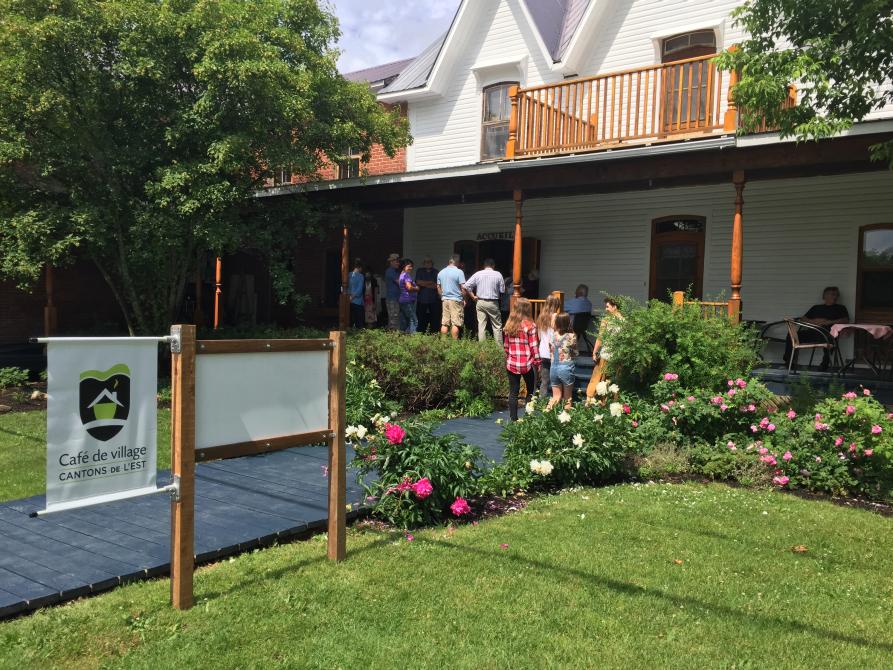 Le P'tit Bonheur de Saint-Camille: Café de village in the heart of Saint-Camille