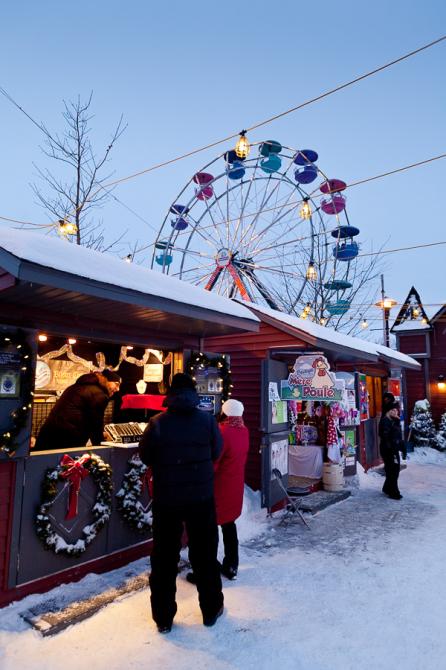 Christmas market at marché de la Gare de Sherbrooke: