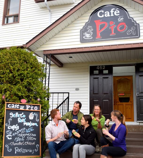 Journée des Sommets on the Summit Drive: Café de Pio, Piopolis
©Marie-Claude Lacombe