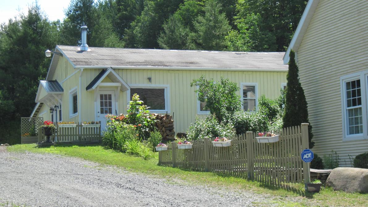 Béret Rouge: Boutique - regional products
Canton de Stanstead (Georgeville - Fitch Bay)