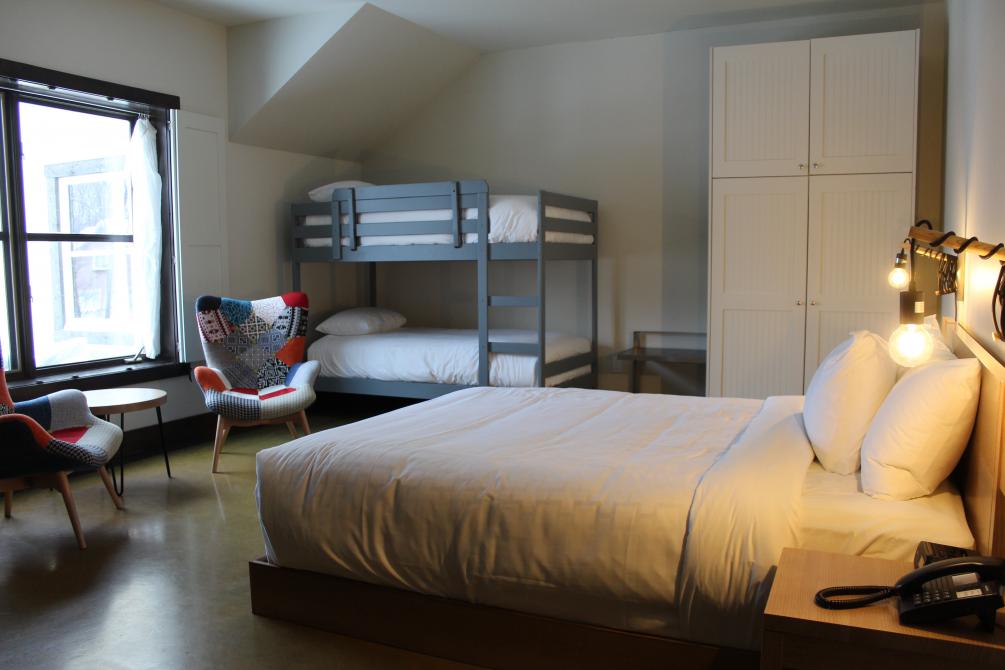 Espace 4 Saisons - Family room: