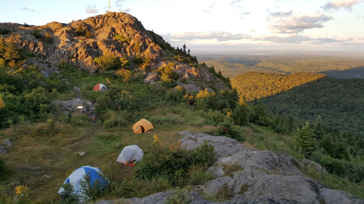 Parc régional du Mont-Ham: Camping at the summit