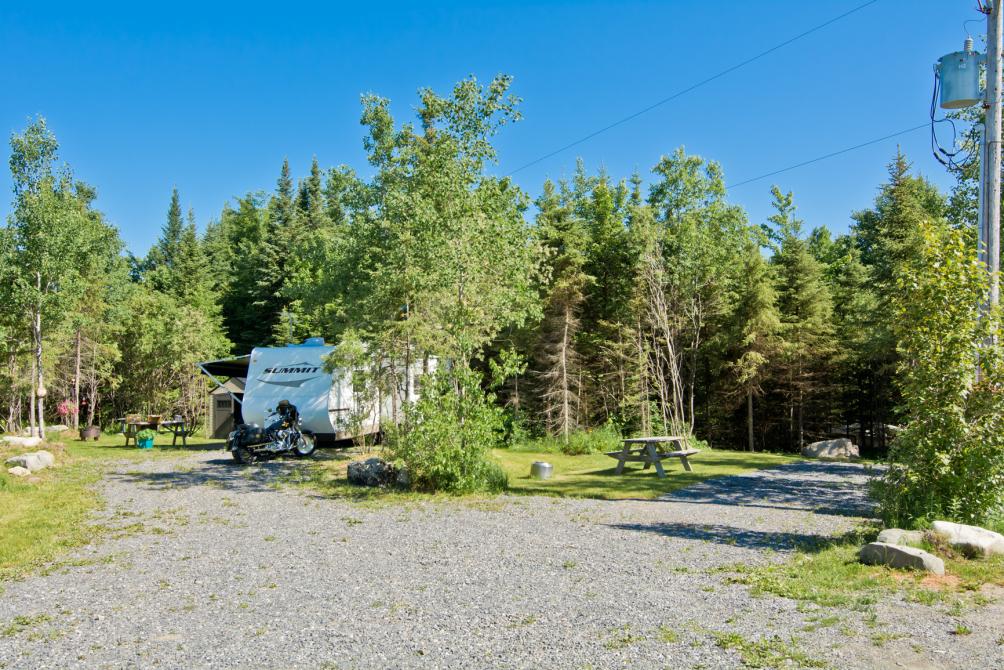 Camping, chalets et spas des Pignons Rouges: Saint-Romain