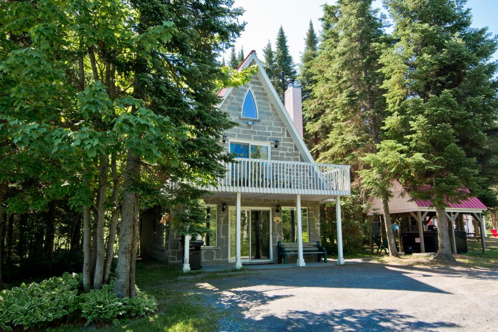 Camping, chalets et spas des Pignons Rouges: Saint-Romain