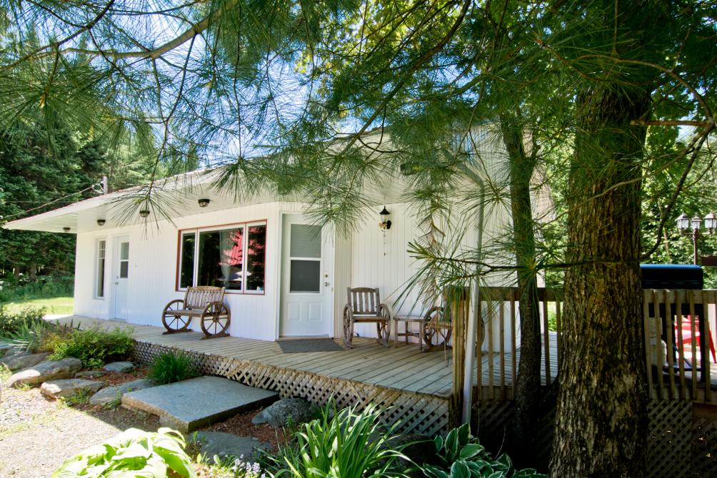 Camping, chalets et spas des Pignons Rouges: Saint-Romain