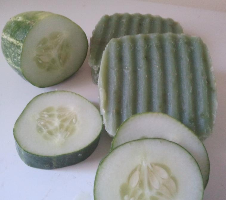 Les Savons Main de Nature Soaps: Barnston-Ouest