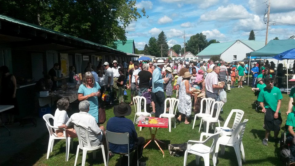Ayer's Cliff Farmer market: Ayer's Cliff Farmer market