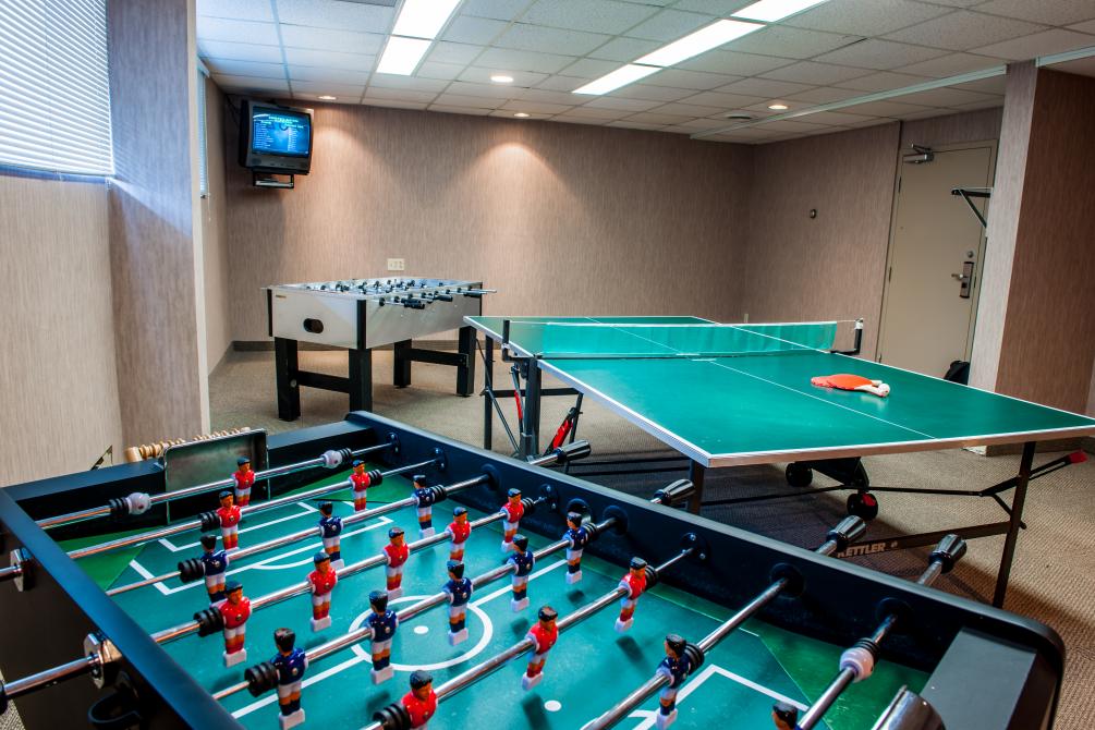 Hôtel Castel - game room: Granby
