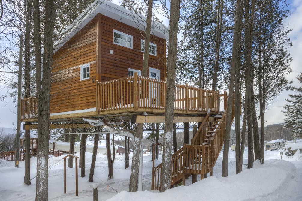 Cabania: Mini house in the trees for an unforgettable experience whether in winter or summer (4 seasons)!
