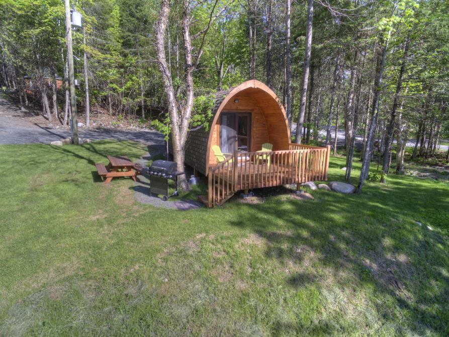 MégaPOD: 
Habitable all round wood for 4 to 6 people 12 months a year.