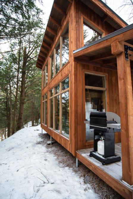 La Mésange: Eco-lodge La Mésange in  winter time