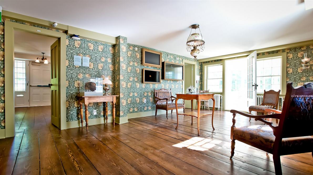 The Merry House: A Wealth of History! : Our permanent exhibition combines technology with heritage to discover the history of Magog and its region, as well as the life of its first settlers, from the Aboriginal peoples to the 1920s.
