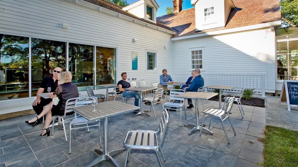 Terrace: Enjoy the sun on our terrace and the view on the river!