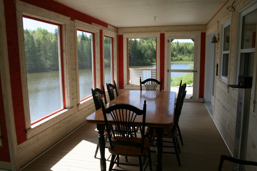 Étang Boisvert: Summer kitchen
