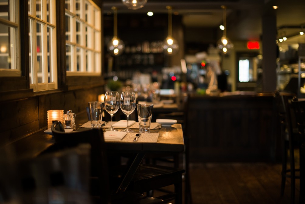 Bistro 4 Saisons - Table: