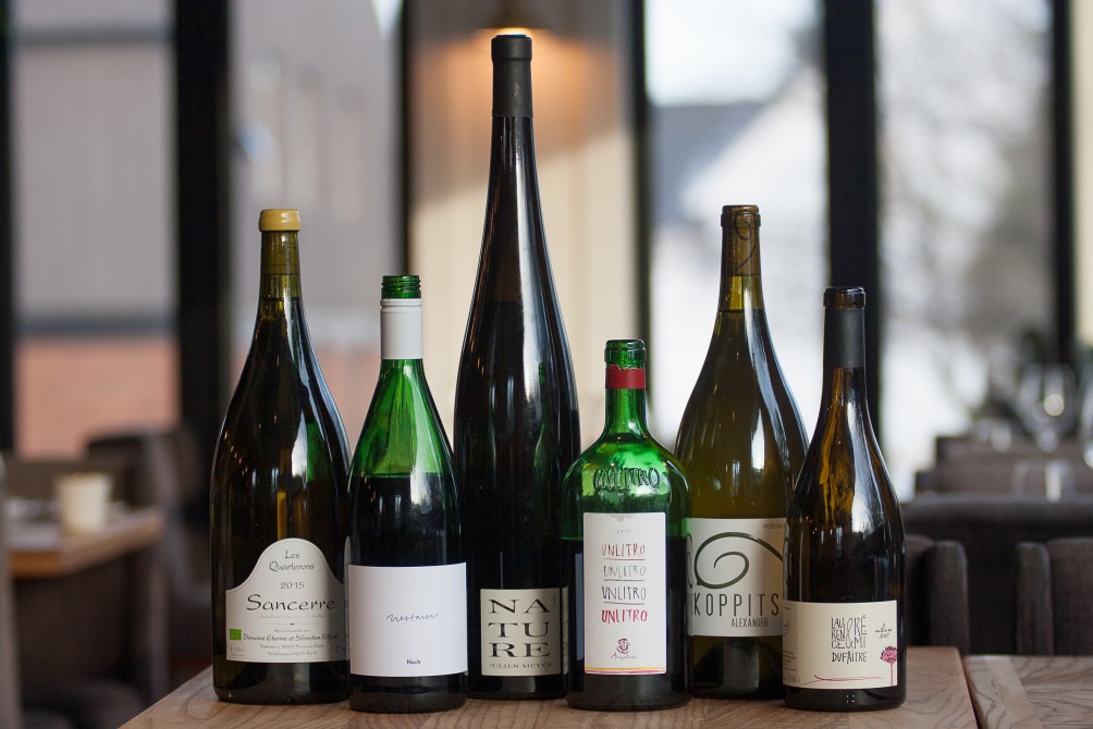 Organic and natural wine: Wine list entirely made of organic and natural wines, local and imported, with a selection of wine by the glass.