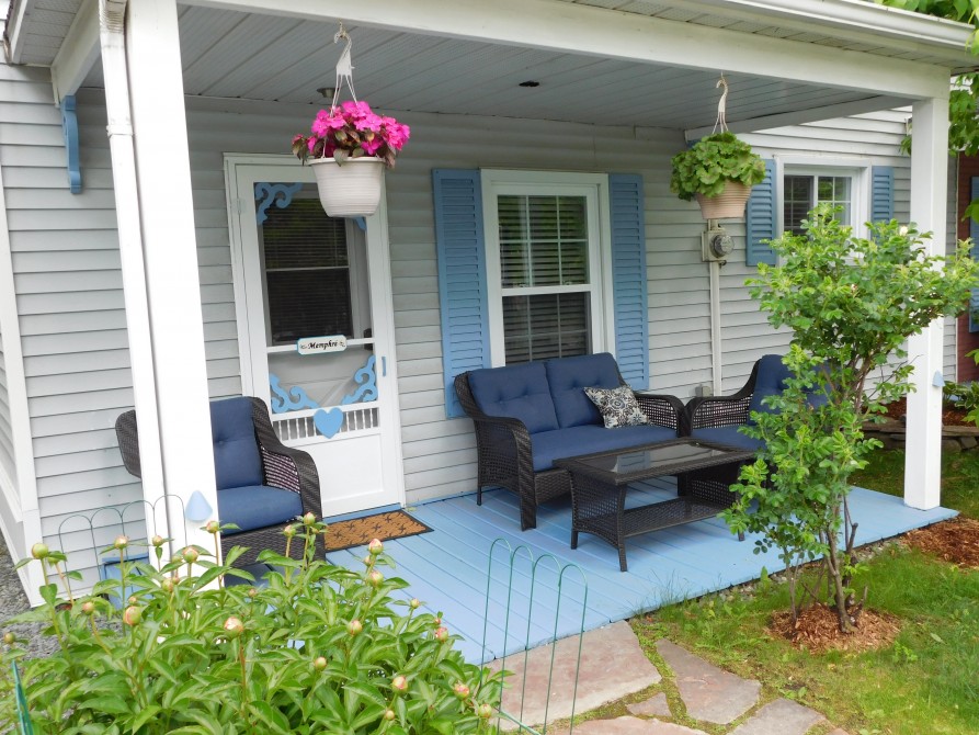 Balcony: Private balcony