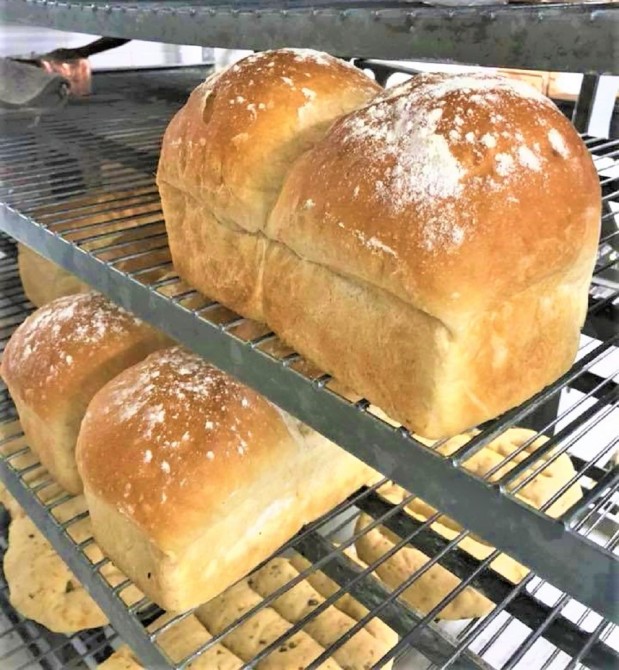 "Butt" Bread by Dora: Traditional Quebecois Bread