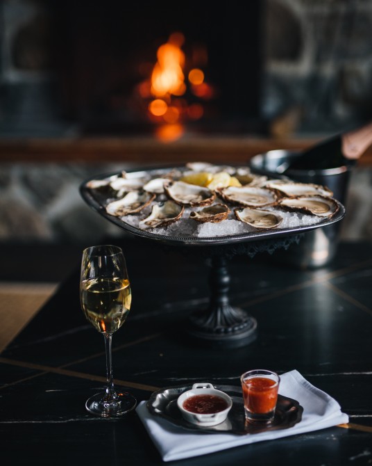 Fresh oysters by the the fireplace: