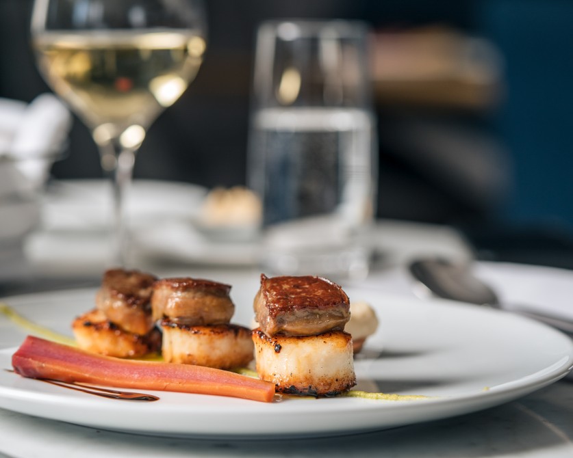 Grilled scallops with foie gras: