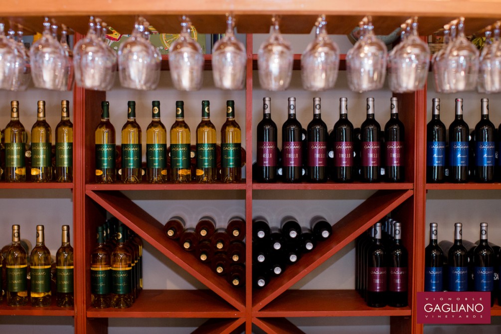 Our boutique: Our boutique, come inside and taste our wines!