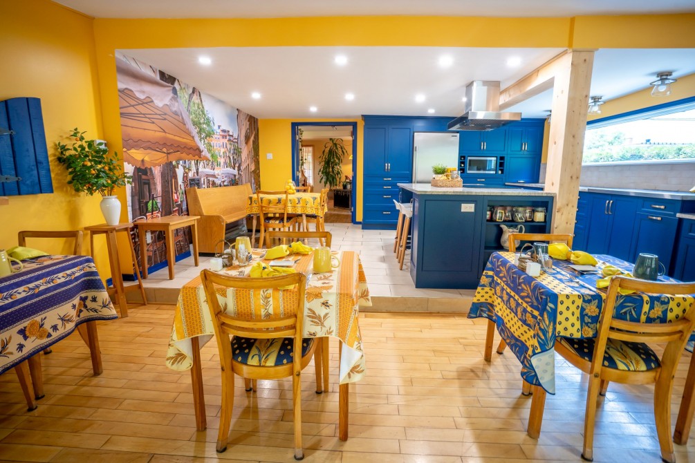 Dinning room: Dinning room