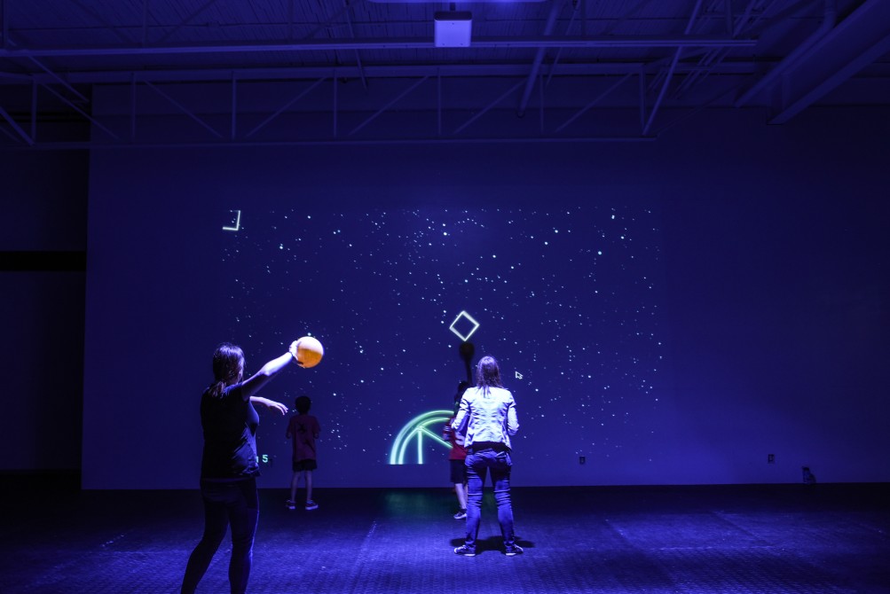 Motion Parc Évolutif - interactif game: The Lü interactif game is available ofr everyone during your free game!