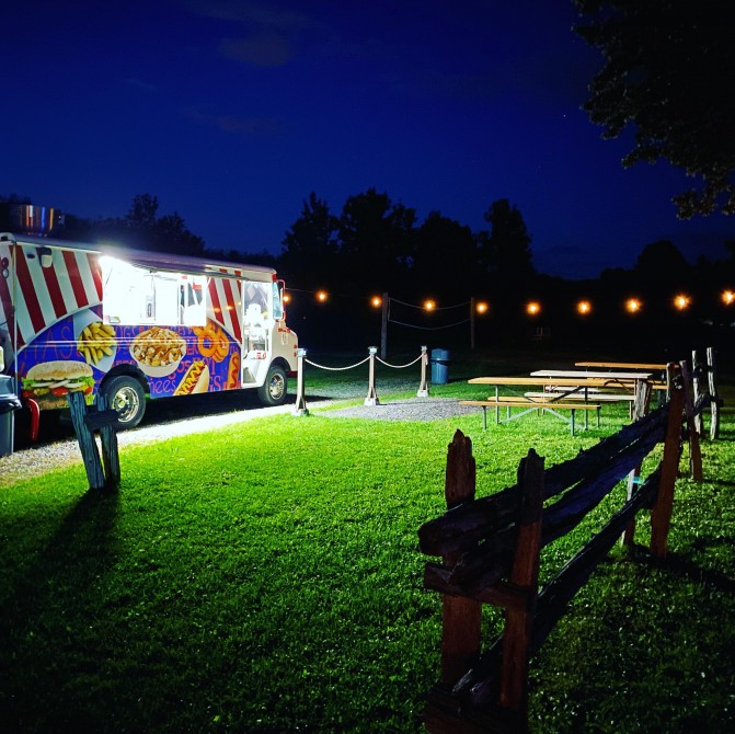 Food Truck : Front Lake Food Truck